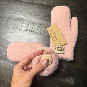 UGG Warm Soft Pink Mittens